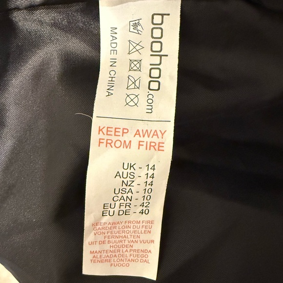 Boohoo Black Puffer Coat with Hood and Full Length Design - Picture 8 of 13